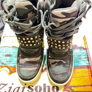 Zigi Soho Camouflage Studded Boots